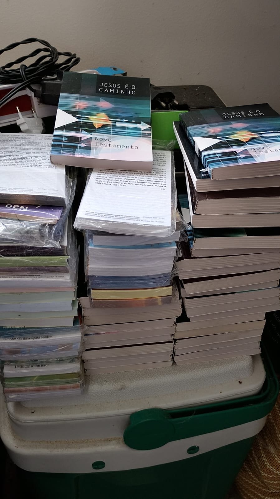 Literaturas e materiais reunidos.