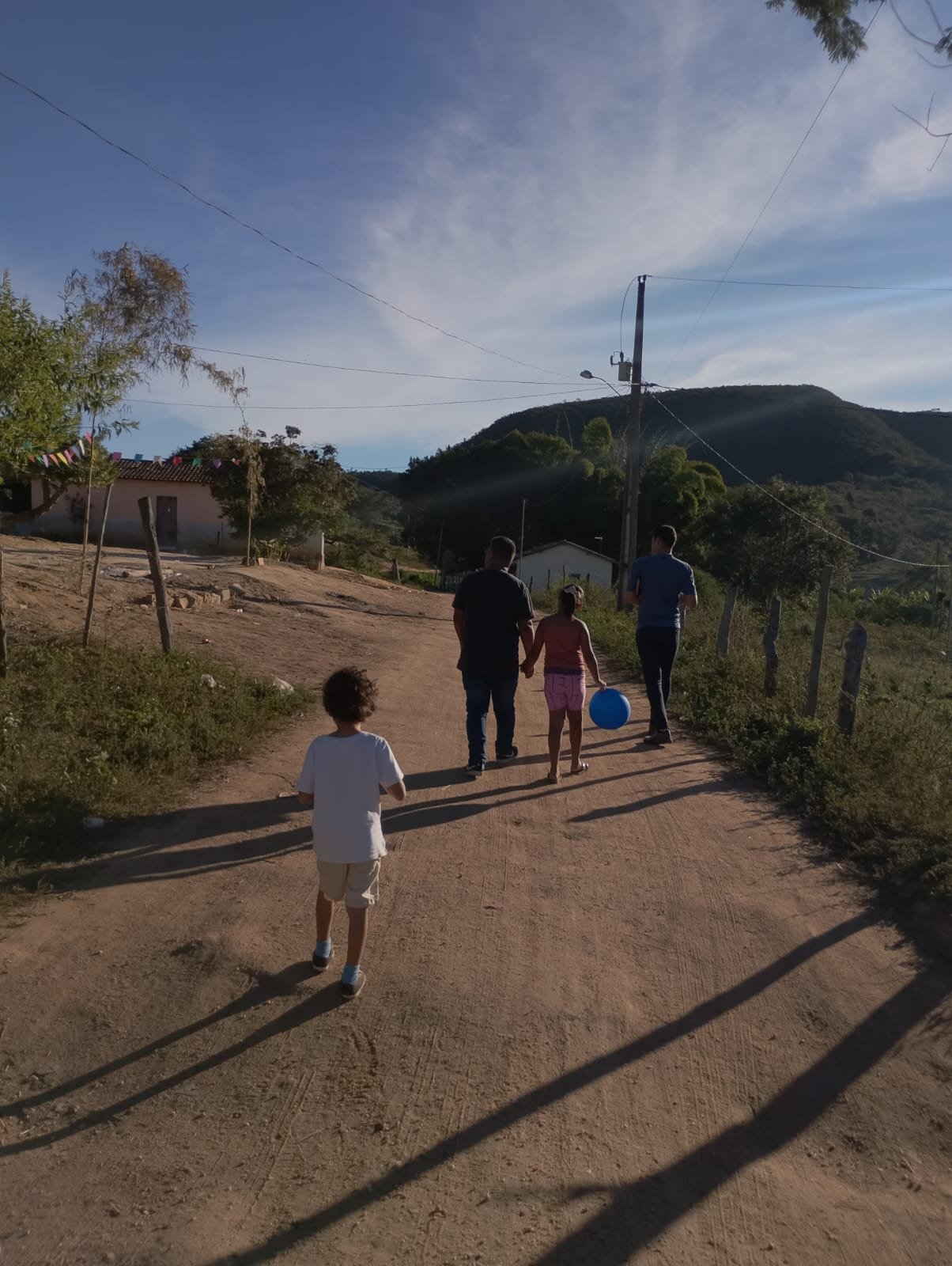 Evangelismo de porta em porta em Pau Alto.