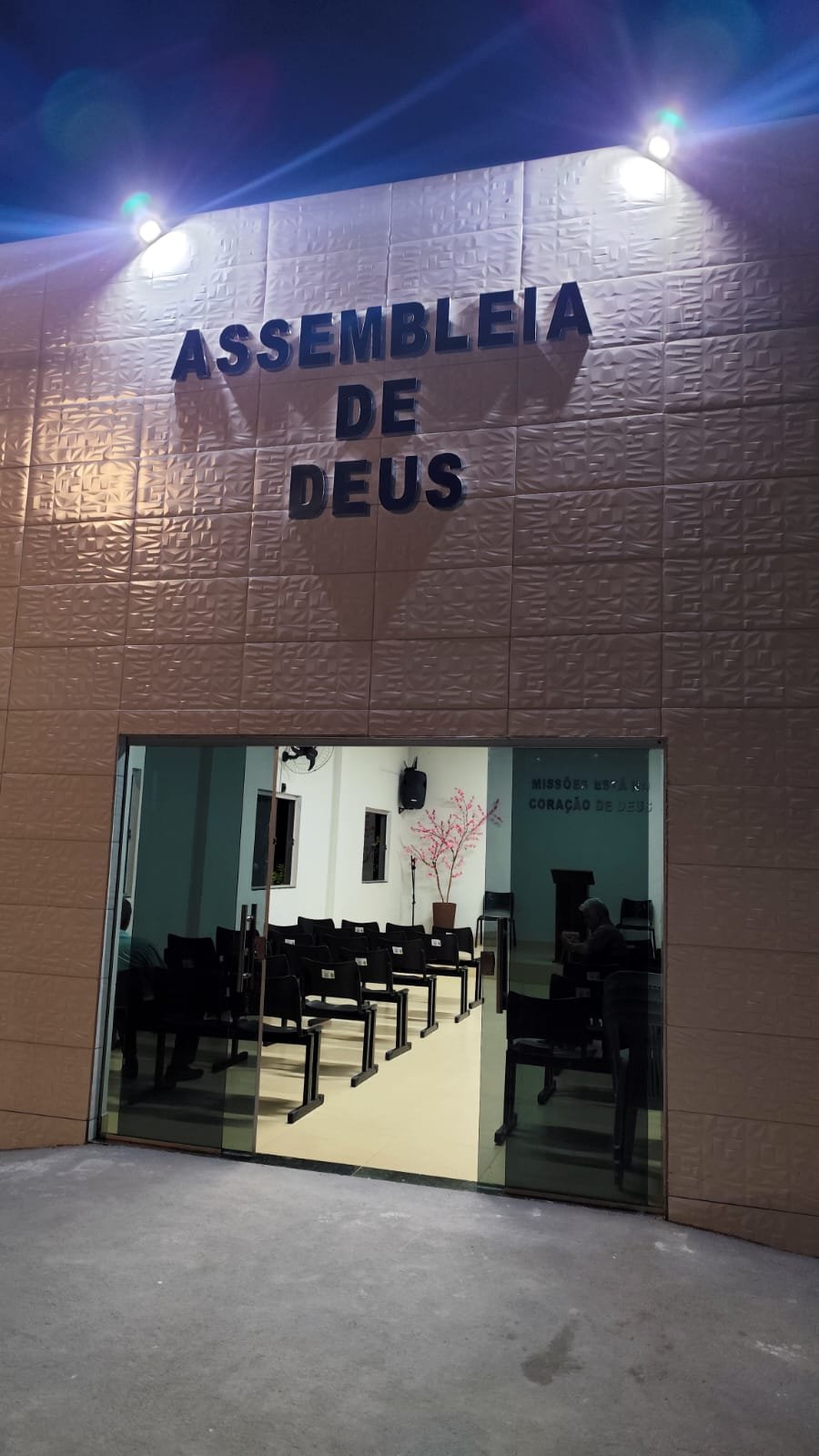 Congregação e comunidade de Retiro da Saudade, onde aconteceu o último culto da expedição.
