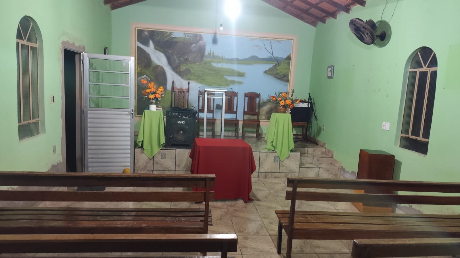 Chegada ao campo e culto na congregação de Marcela.
