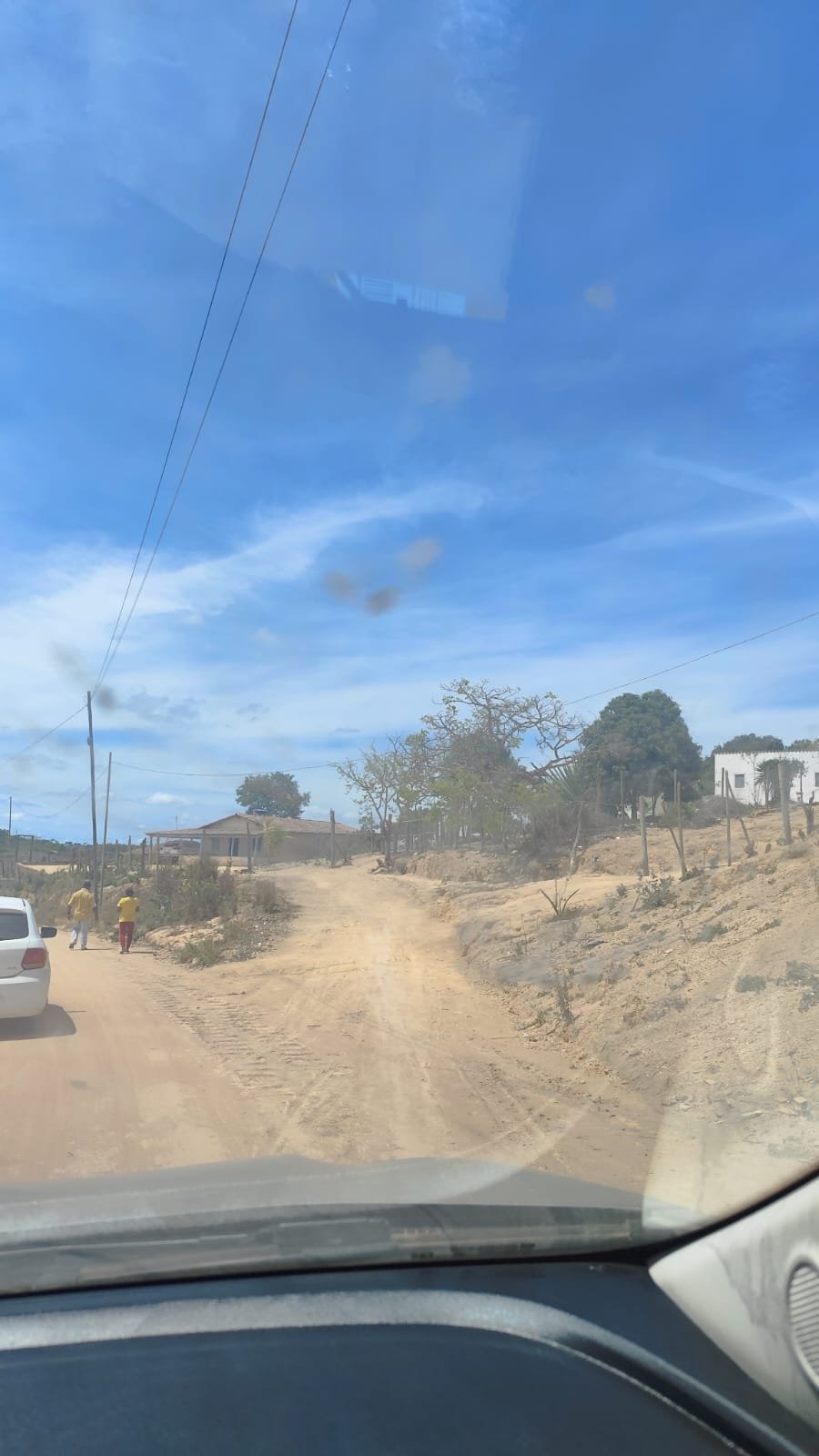 Caminhos, ruas e a Assembleia de Deus de Água Boa.