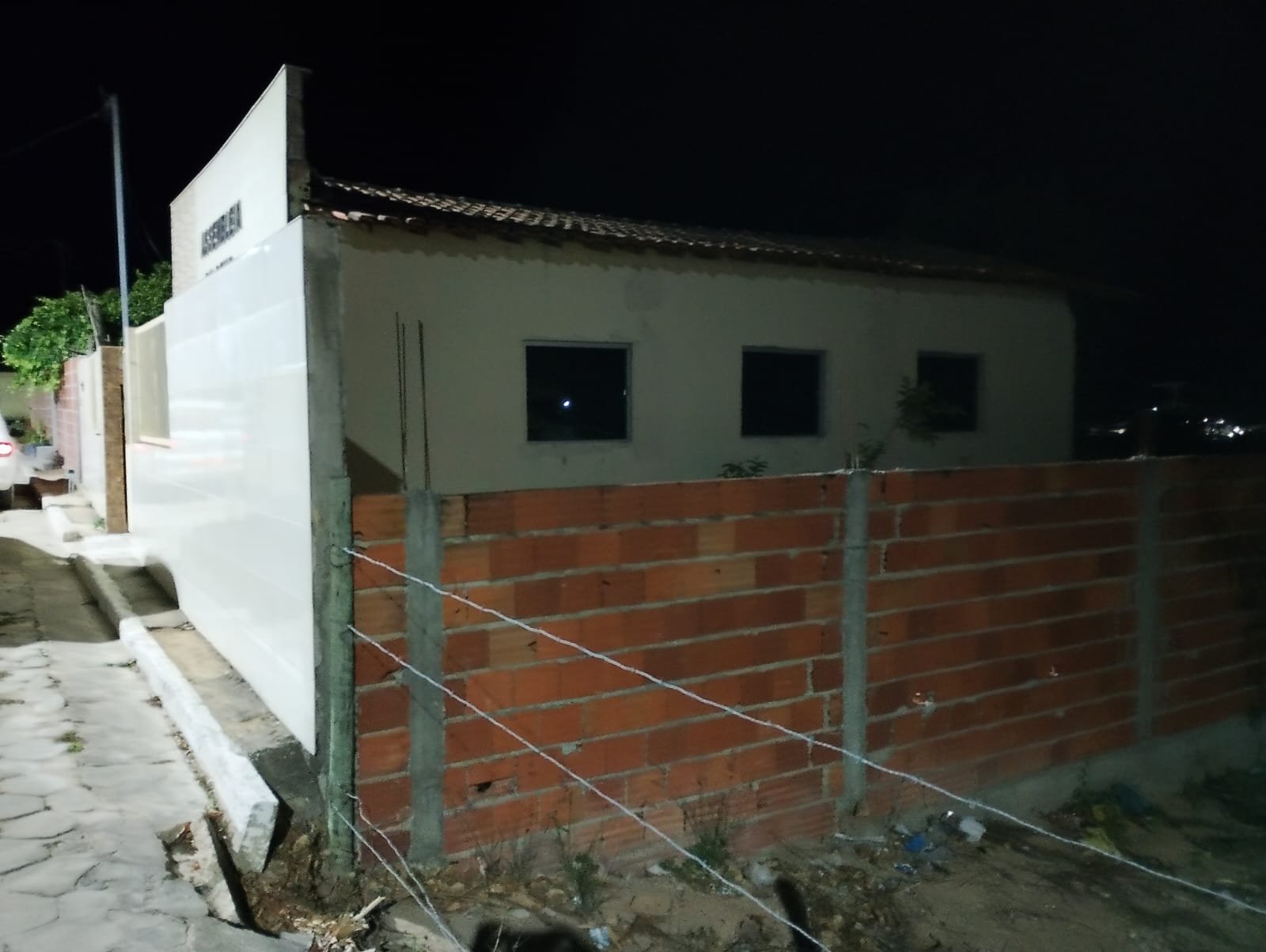 Caminhos, ruas e a Assembleia de Deus de Água Boa.