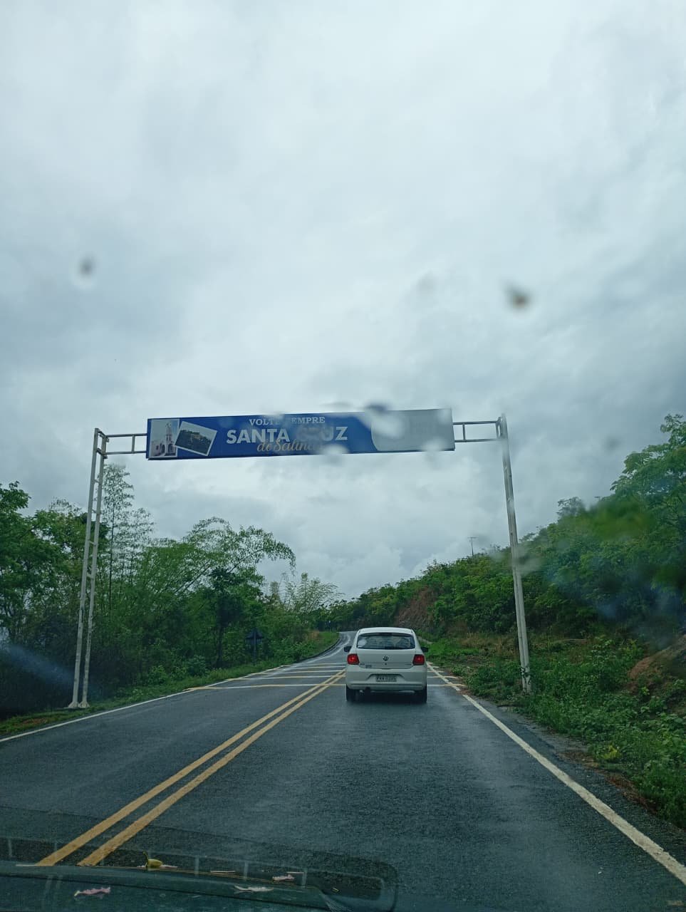 Chegada a Santa Cruz de Salinas para as visitas missionárias.